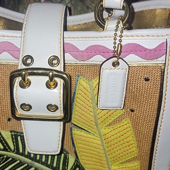 COACH EUC Ltd Edition Leafy 🐞 Straw Leather Tote Bag & 🐝Writslet ❤️ - Picture 11 of 16